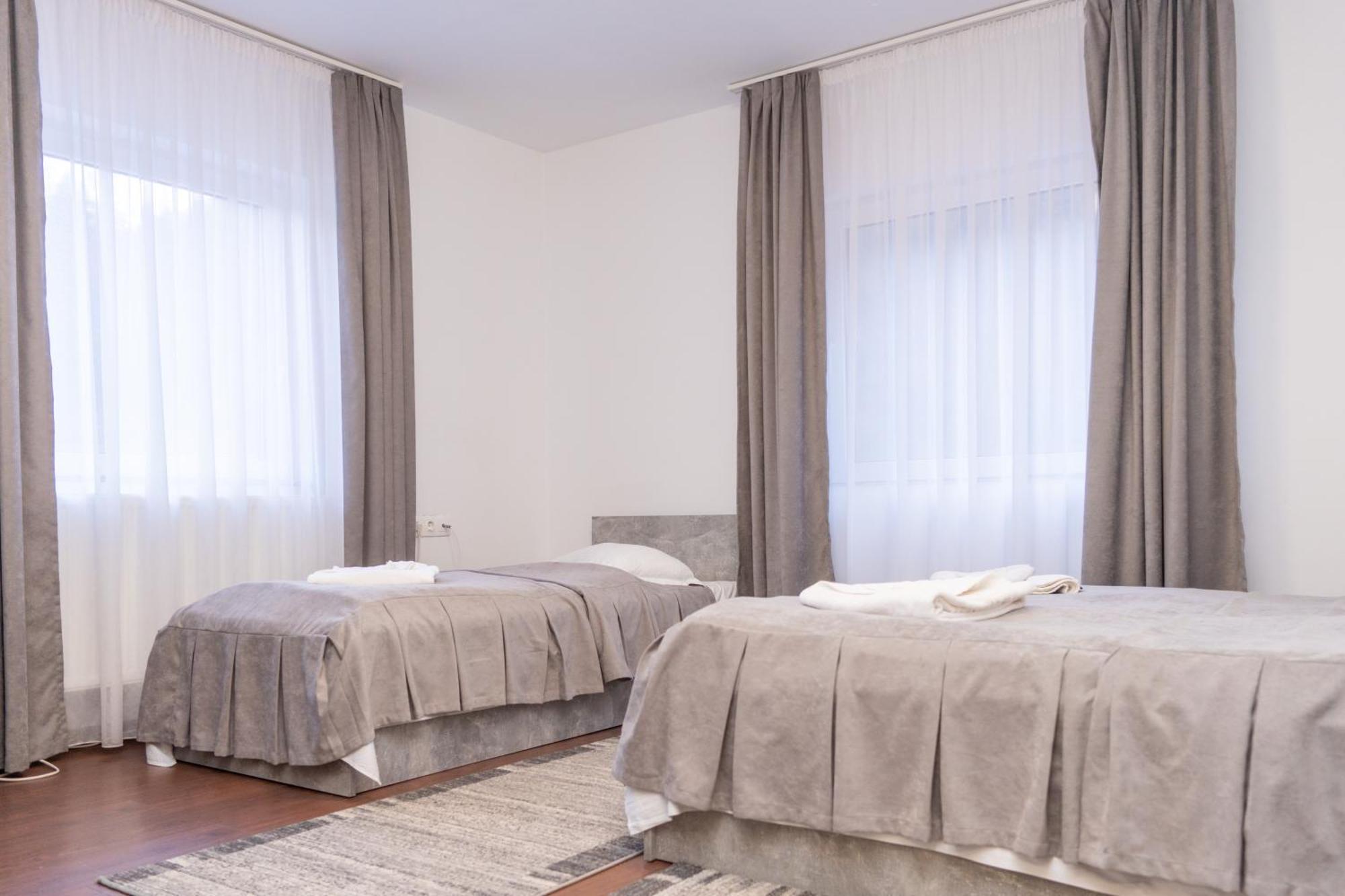 Vila Bradul Лаку Рошу Екстериор снимка