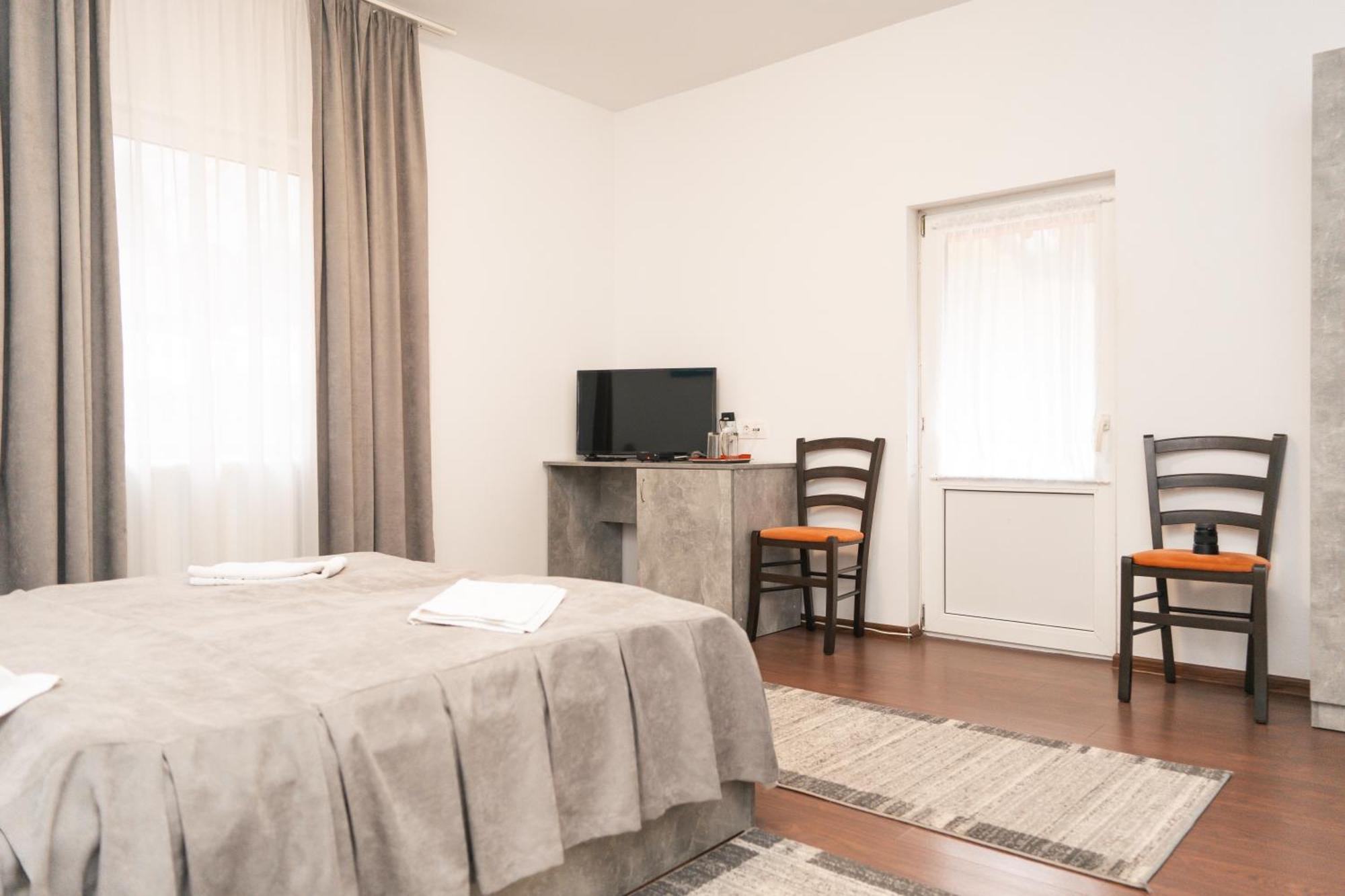 Vila Bradul Лаку Рошу Екстериор снимка